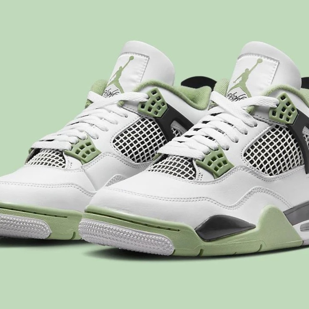 I believe they are called sea foam Jordan 4’s!!